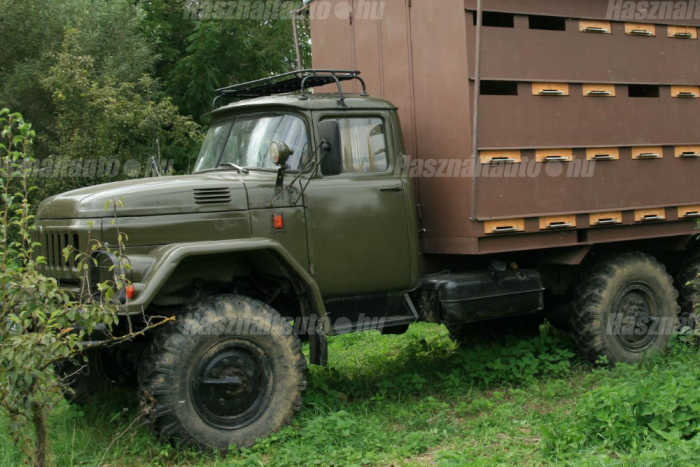 Most bárki szert tehet egy 72 családnak otthont adó honvédségi orosz gépre 1