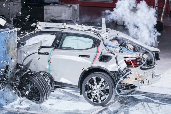 Így vigyáz ránk egy villanyautó, ha svéd