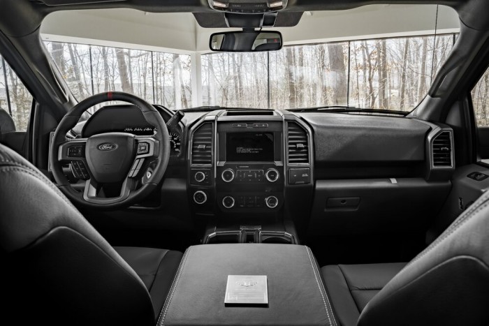 Nevében katonai, tudásában brutális ez a kisteherautó 6