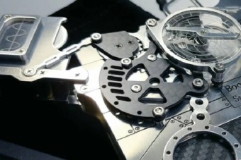 A japánok elkészítették a világ legmenőbb kártyatartóját