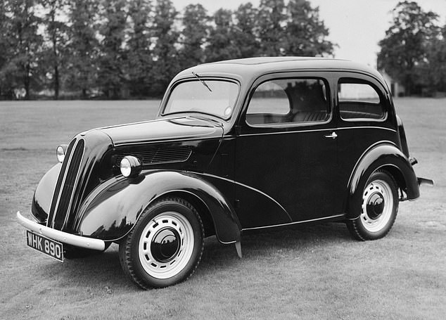 Autót talált a földben egy férfi kertészkedés közben 5 | Vezess Autót talált a földben egy férfi kertészkedés közben 5