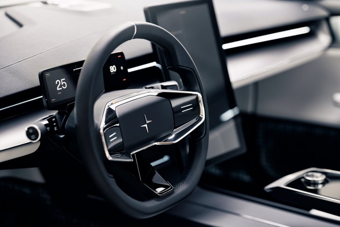 Szemétkárpit van, hátsó szélvédő nincs 7