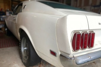40 évig állt garázsban ez a ritka Ford Mustang