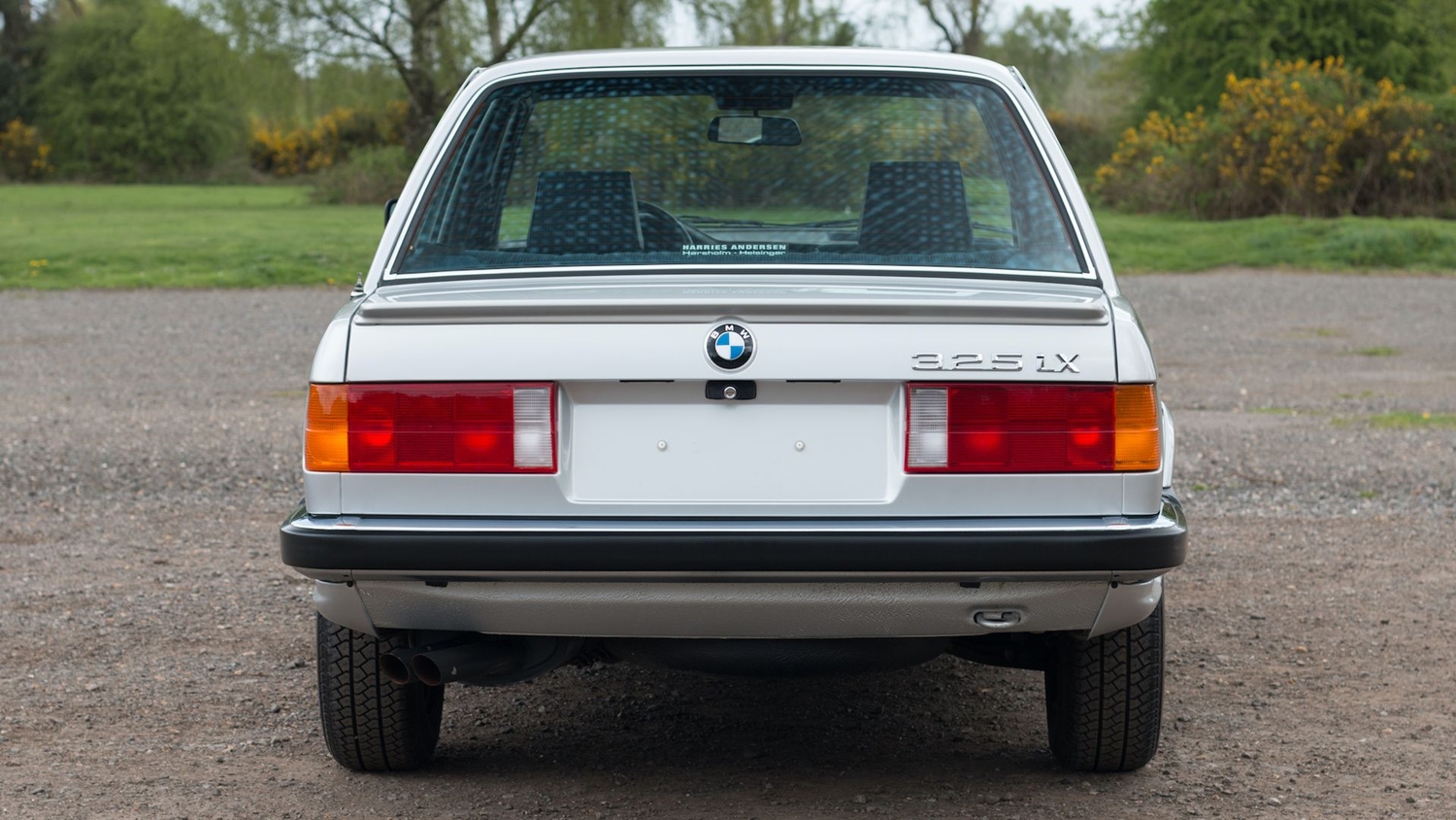 35 évesen is friss ez az összkerekes BMW E30 6