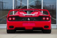 Mindenki ezt az F50-es Ferrarit csodálta 21