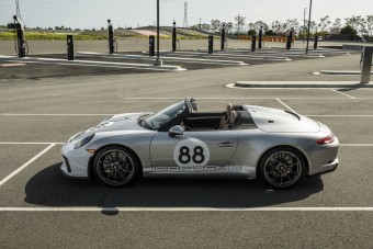 170 milliót adtak az utolsó 911 Speedsterért