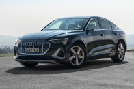 Már rendelhető az Audi második villanyautója 15