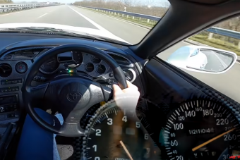 Ilyen brutális fenevadat még a német autópályán is ritkán látni!