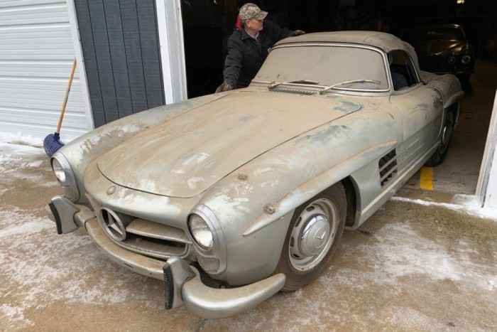 40 év után került elő a 300 SL Roadster