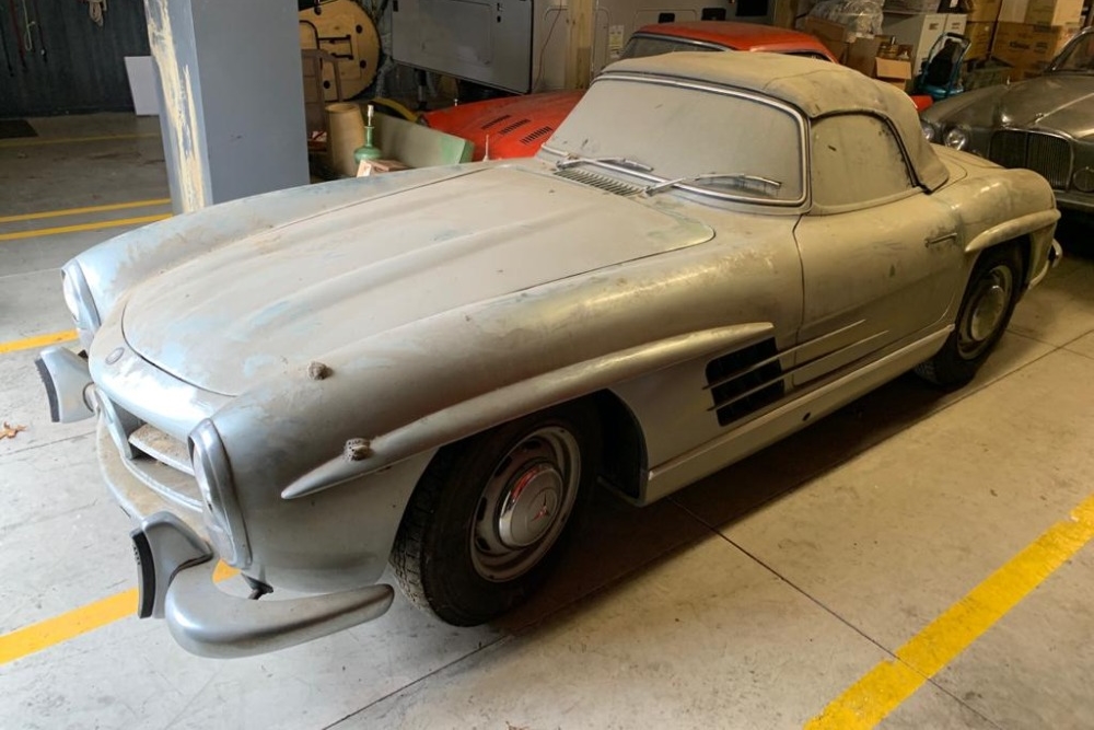 40 év után került elő a 300 SL Roadster 5