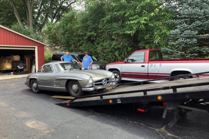 Sirályszárnyas Mercedest találtak egy garázsban