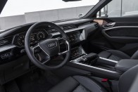 Már rendelhető az Audi második villanyautója 16