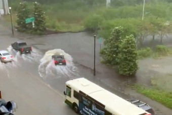 Későn jött rá, hogy a sportautók nem tudnak úszni