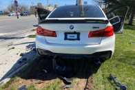 10 kilométer után törte rommá az M5-ös BMW-t 8