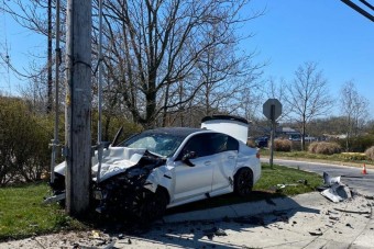 10 kilométer után törte rommá az M5-ös BMW-t