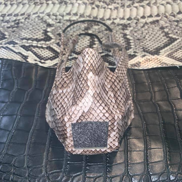 Már aligátorbőrből is készítenek maszkokat 1