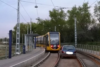 Nincs hét villamossínekre hajtó autós nélkül