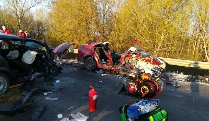 Megrázó fotókon a 6-os úton történt tragédia 1