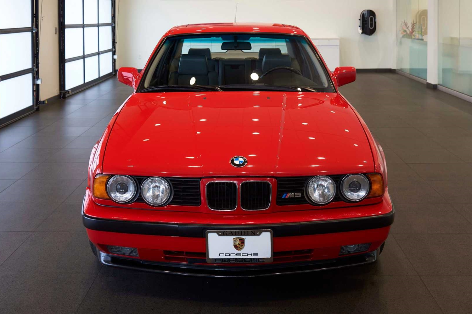 Ez az 30 éves BMW olyan, mintha új volna. És ez az árára is igaz 9