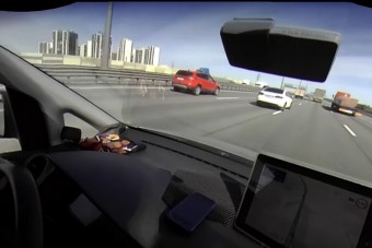 Durva balesetet okozott a száguldó autós