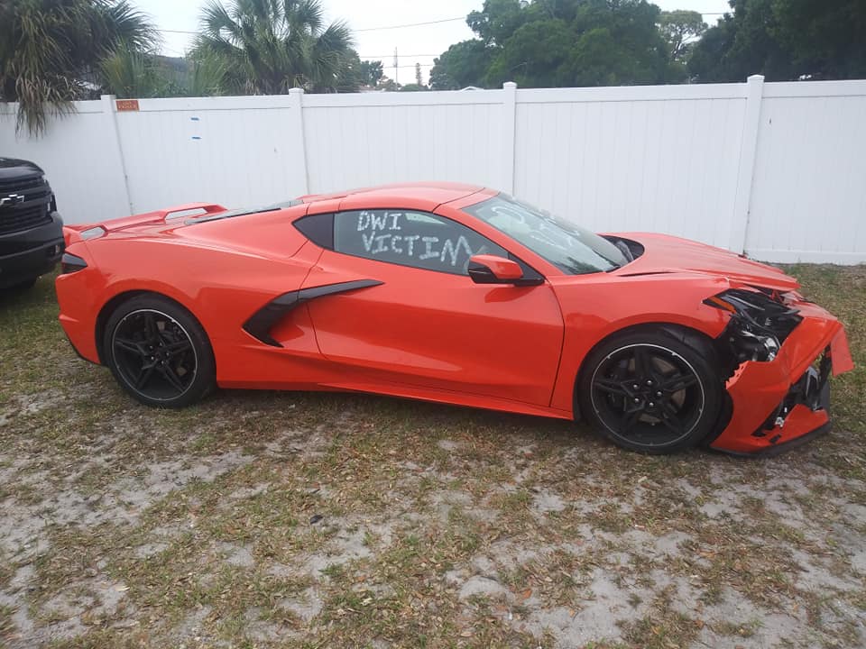 Megvette az új Corvette-et, másnap összetörte 4 Megvette az új Corvette-et, másnap összetörte 4
