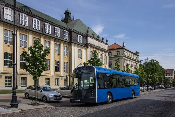 PET-palackok felhasználásával készítettek villanybuszt 1