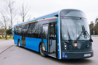 PET-palackok felhasználásával készítettek villanybuszt