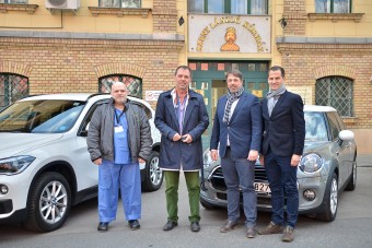 Prémiumautókat kapnak az egészségügyi dolgozók