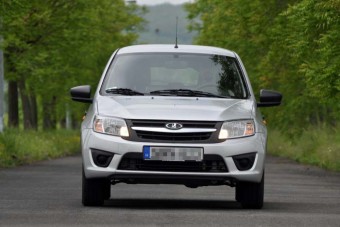 Használt Lada Grantát még fiatalon, kevés kilométerrel se vegyünk