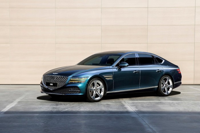 Percek alatt törte össze az új luxuslimuzint 5