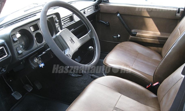 Szinte újautó-árban adják ezt az öreg kocka-Ladát 3