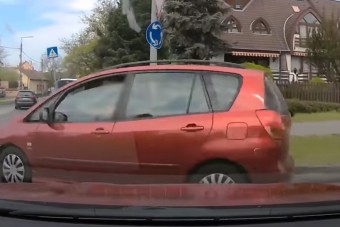 Mindig ettől rettegünk a körforgalomban