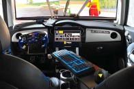 MINI Cooper S-ből épített szimulátort a pincébe 16