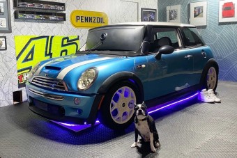 MINI Cooper S-ből épített szimulátort a pincébe