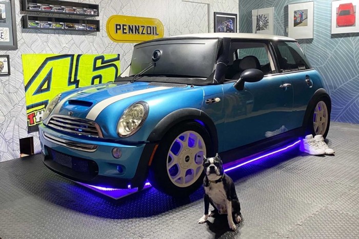 MINI Cooper S-ből épített szimulátort a pincébe