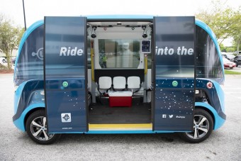 Önvezető buszokkal szállítják a koronavírus teszteket