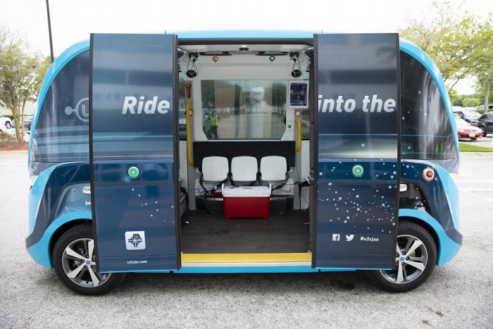 Önvezető buszokkal szállítják a koronavírus teszteket