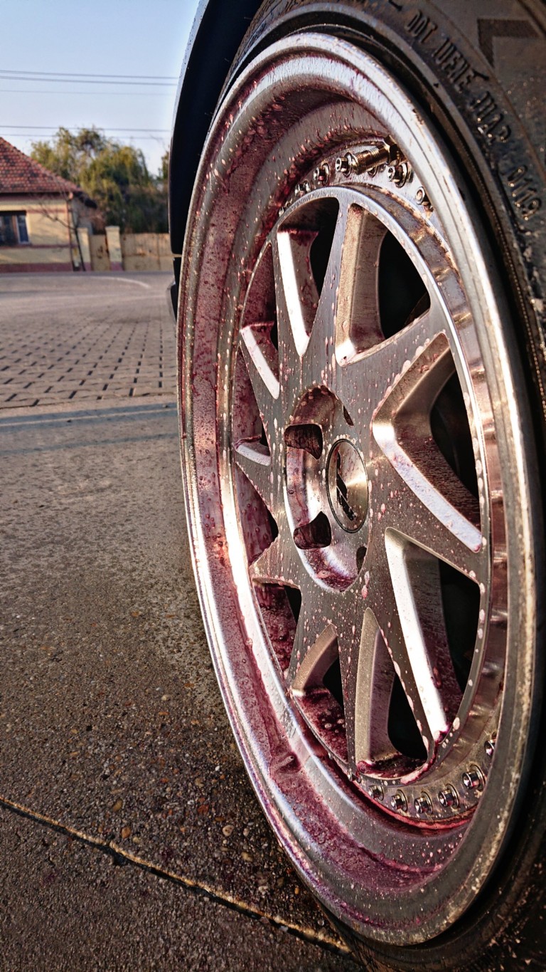 Egy körforgalmon is átugratott már ez a hazai BMW, de végül minden jól alakult 3