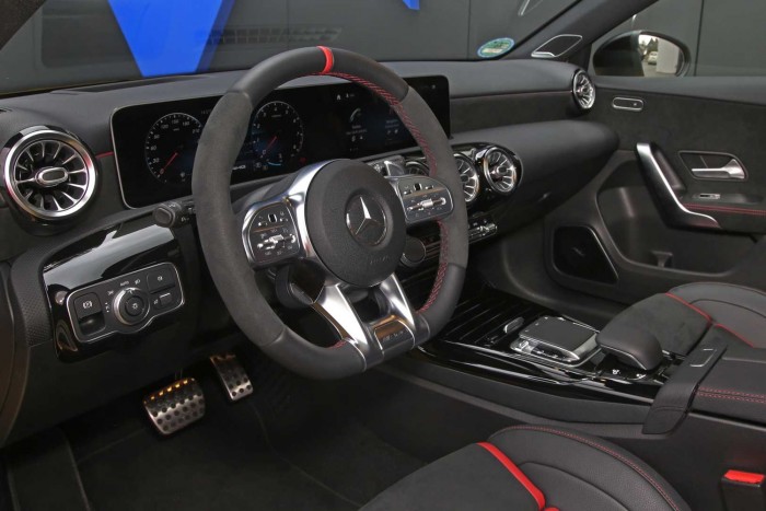 320 felett száguld a legkisebb Merci 6