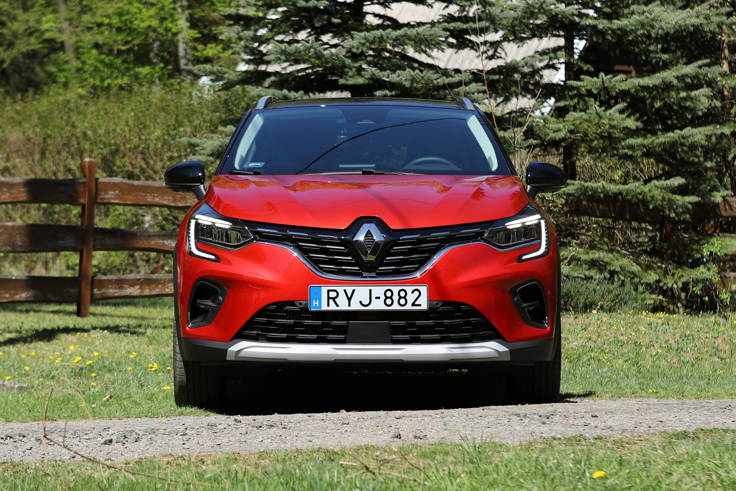 Teszteltük a Renault-sikermodelljét: itt az új Captur 2