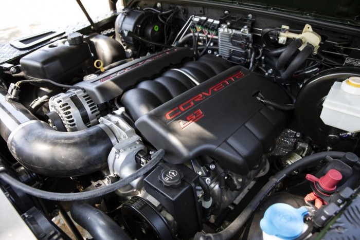 Corvette-motor és bárszekrény is van ebben a terepjáróban 6 | Vezess Corvette-motor és bárszekrény is van ebben a terepjáróban 6