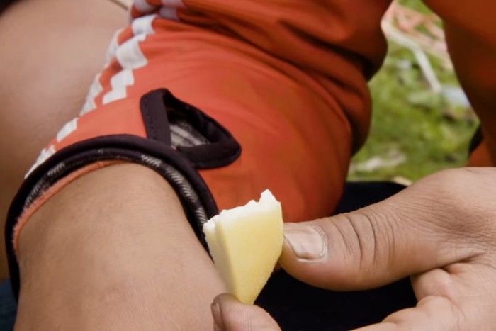 Két óráig kell rágni a világ legkeményebb sajtját nyelés előtt 2