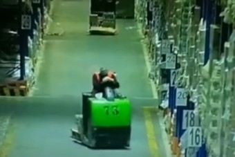 Na ez a targoncás tuti nem lesz a hónap dolgozója