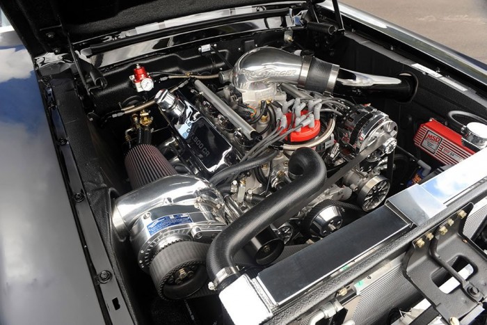 Ötvenéves Mustang karbon karosszériával, 900 lóerővel 7 | Vezess Ötvenéves Mustang karbon karosszériával, 900 lóerővel 7