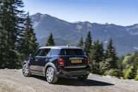 Két tucat fényképen a megújult Mini Countryman 57