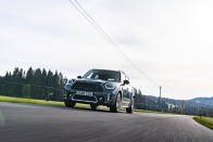 Két tucat fényképen a megújult Mini Countryman 184