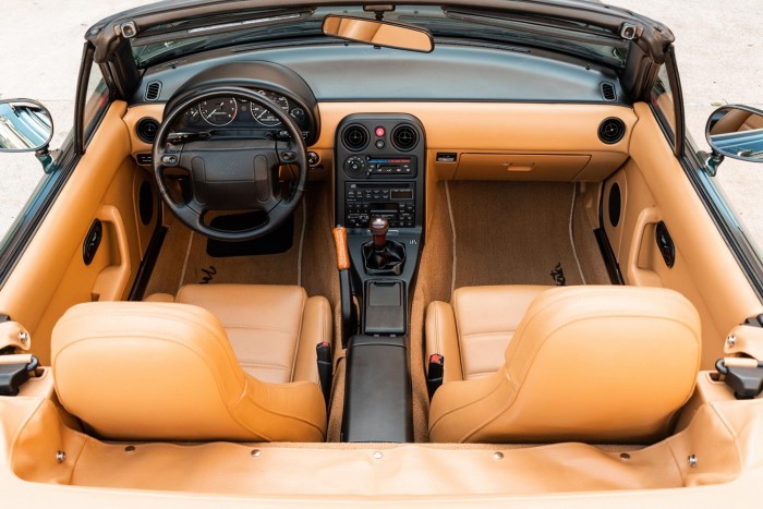 Pontosan ilyen álmaim zöld MX-5-öse 6