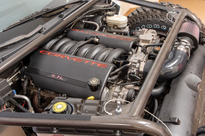 Őrült homokfutót faragtak a Corvette-ből 8 | Vezess Őrült homokfutót faragtak a Corvette-ből 8