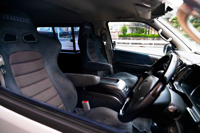 Versenygépet faragtak ebből a furgonból 5