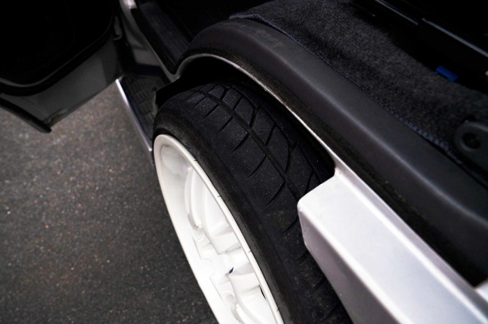 Versenygépet faragtak ebből a furgonból 2